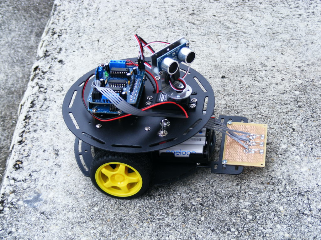 Creating robots in a homeschool. Creating robots in a homeschool.